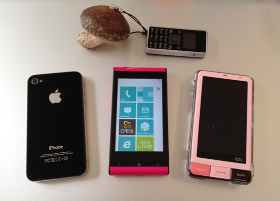 iPhoneとWindows Phone 7 とINFOBAR(Android)+ストラップフォン
