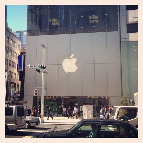 App Store銀座に13インチ Retina MacBook Proを買いに行くユコびん